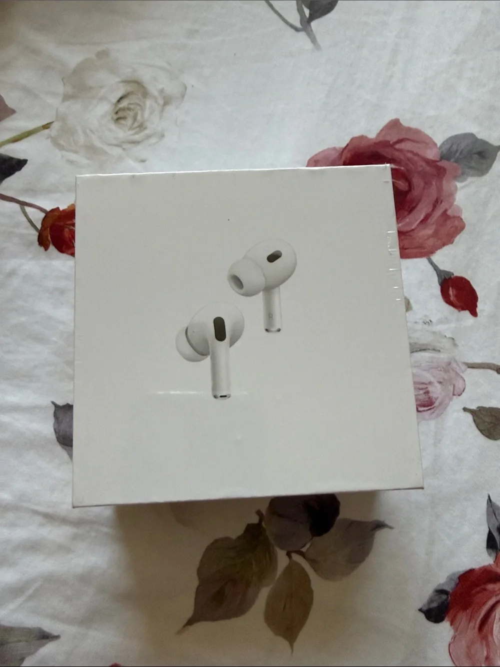 Wireless earbuds with noise cancellation by bellou white